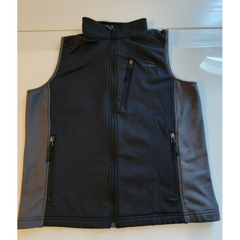 LL Bean Vest Mens M Slightly Fitted Hiking